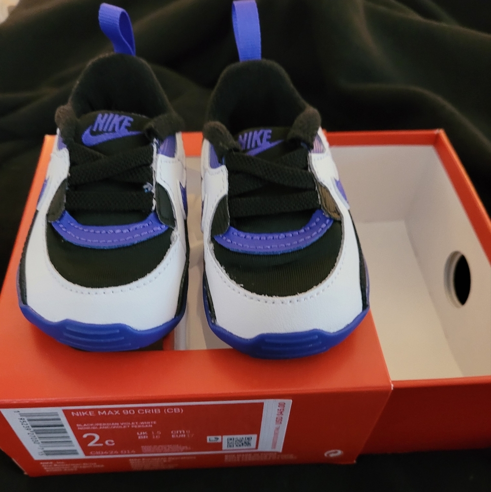 Infant sneakers